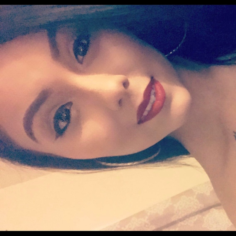 Meet your Posher, Juana